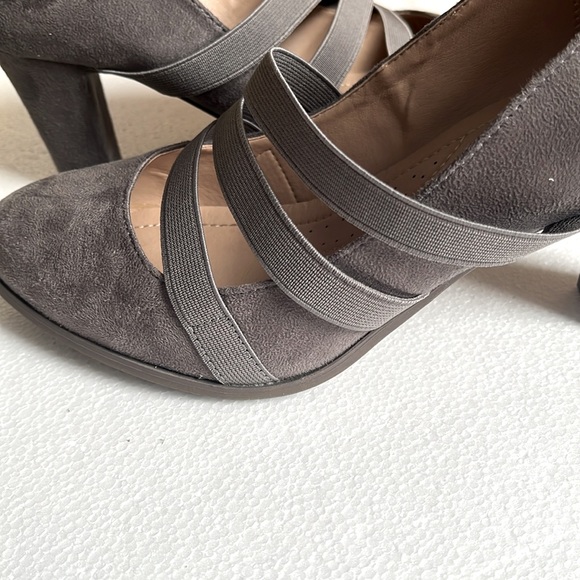 Suede heels - Picture 7 of 9